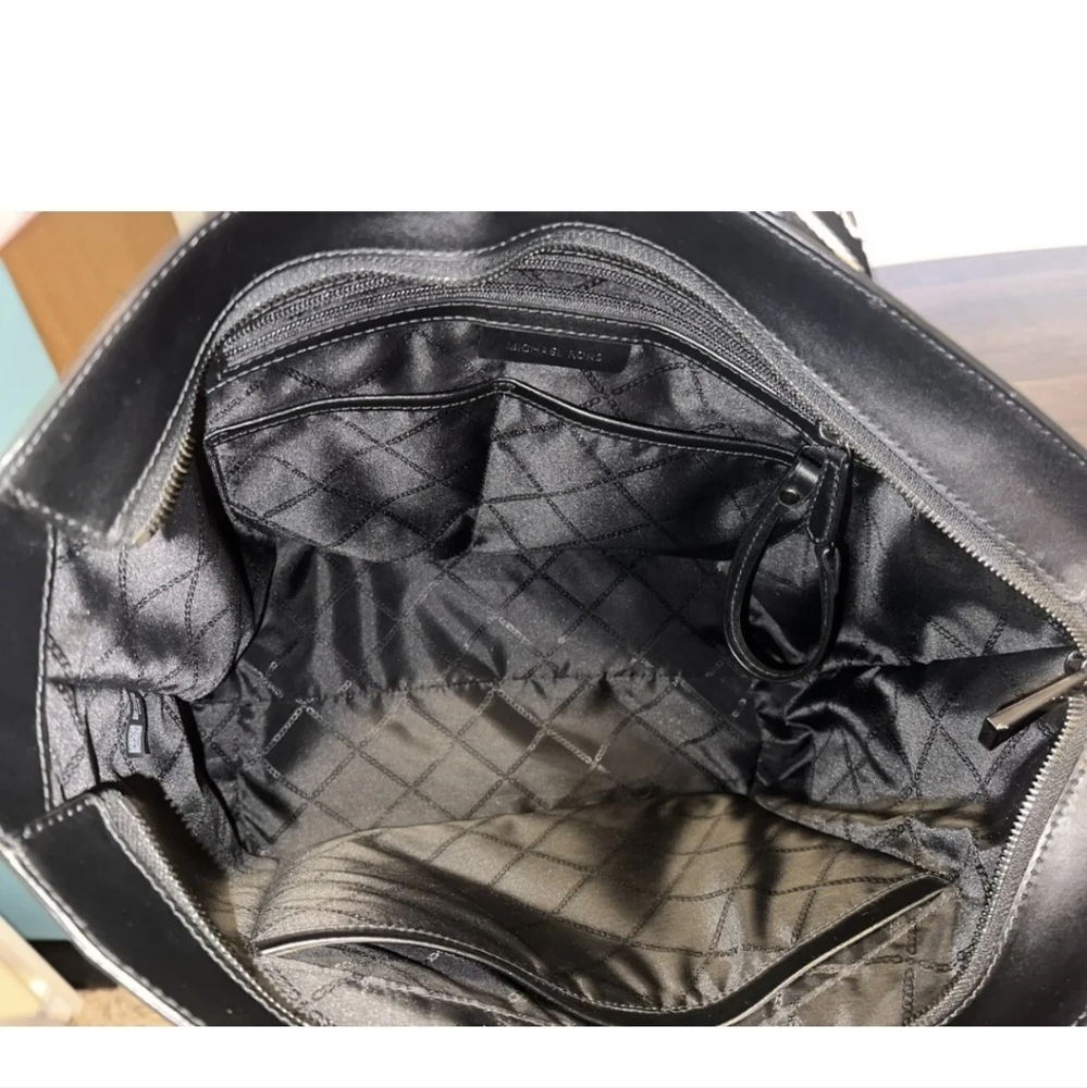 Michael Kors Kallie Tote Large Logo Signature - Picture 4 of 5